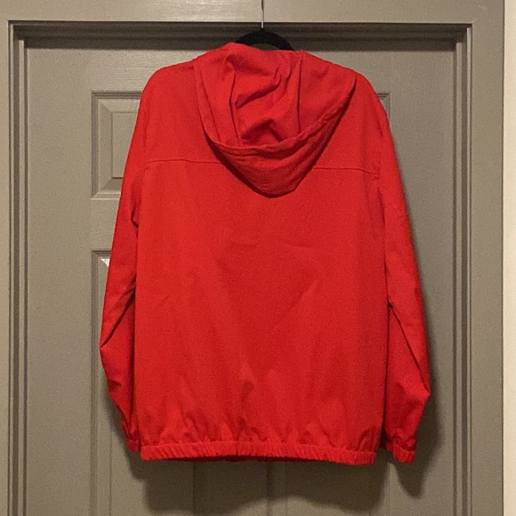 Simple red windbreaker - Picture 2 of 3